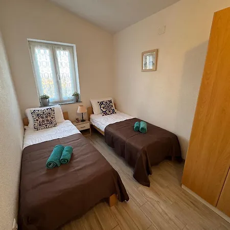Vila Isa 4 Bedrooms, 4 Bathrooms, Sauna, Jacuzzi, Panoramic View *