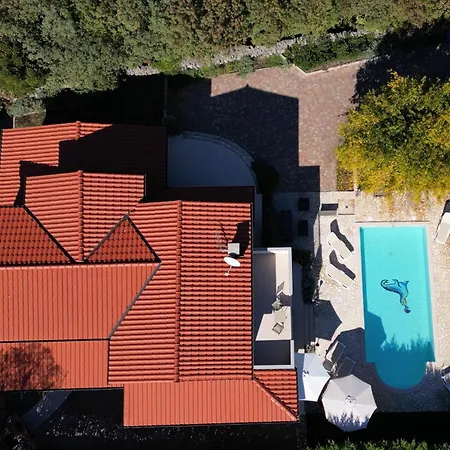 Vila Isa 4 Bedrooms, 4 Bathrooms, Sauna, Jacuzzi, Panoramic View