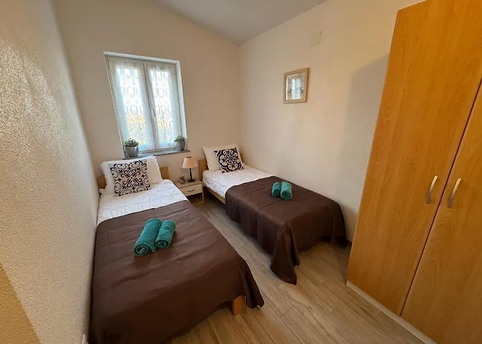 Vilă Isa 4 Bedrooms, 4 Bathrooms, Sauna, Jacuzzi, Panoramic View *