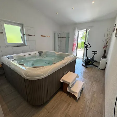 Isa 4 Bedrooms, 4 Bathrooms, Sauna, Jacuzzi, Panoramic View Vrh (Krk)