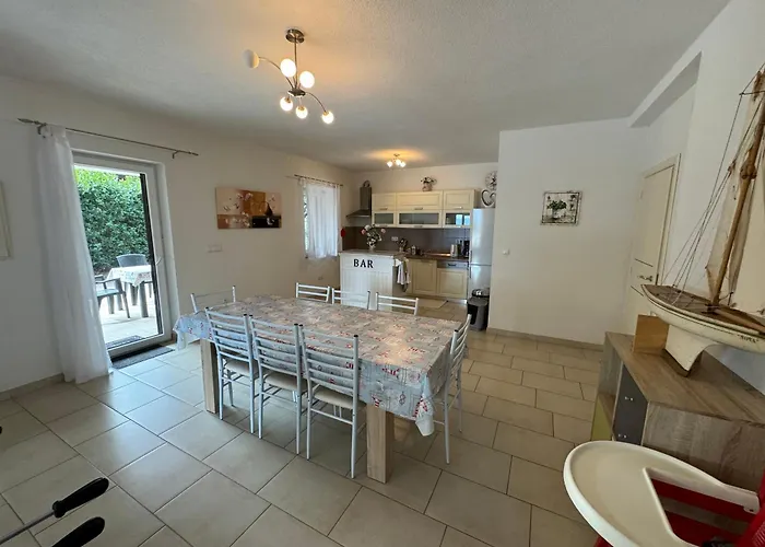 Villa Isa 4 Bedrooms, 4 Bathrooms, Sauna, Jacuzzi, Panoramic View