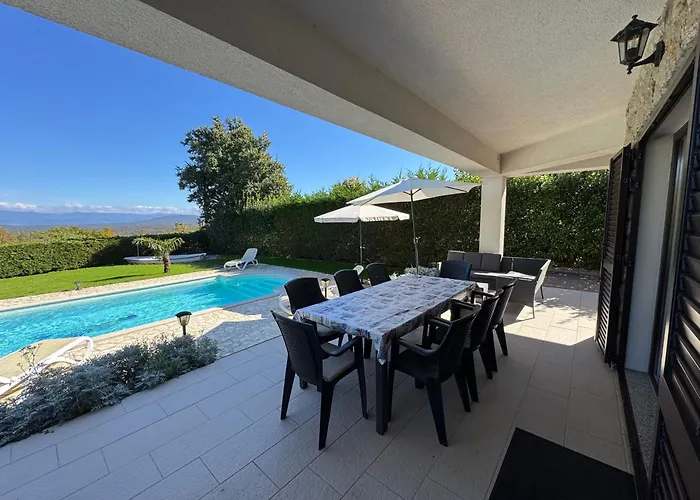 Isa 4 Bedrooms, 4 Bathrooms, Sauna, Jacuzzi, Panoramic View *