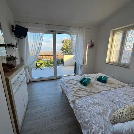 Isa 4 Bedrooms, 4 Bathrooms, Sauna, Jacuzzi, Panoramic View Villa *