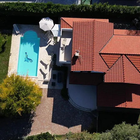 Isa 4 Bedrooms, 4 Bathrooms, Sauna, Jacuzzi, Panoramic View * Vrh (Krk)