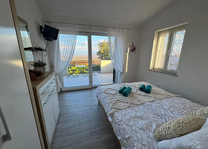 Isa 4 Bedrooms, 4 Bathrooms, Sauna, Jacuzzi, Panoramic View Villa *