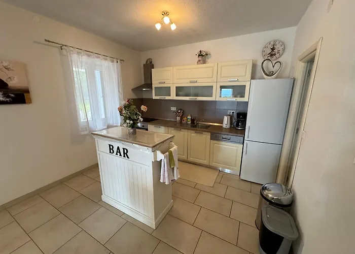 Isa 4 Bedrooms, 4 Bathrooms, Sauna, Jacuzzi, Panoramic View * Vrh (Krk)