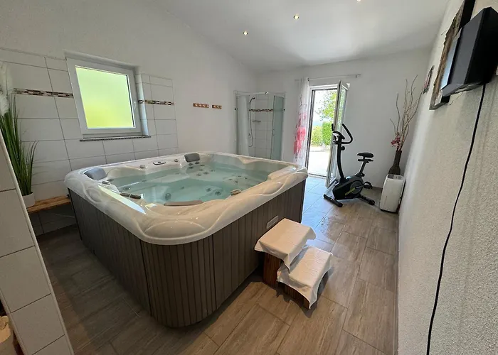 Isa 4 Bedrooms, 4 Bathrooms, Sauna, Jacuzzi, Panoramic View Vrh (Krk)