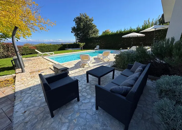 Isa 4 Bedrooms, 4 Bathrooms, Sauna, Jacuzzi, Panoramic View Villa *