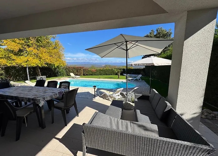 Villa Isa 4 Bedrooms, 4 Bathrooms, Sauna, Jacuzzi, Panoramic View *